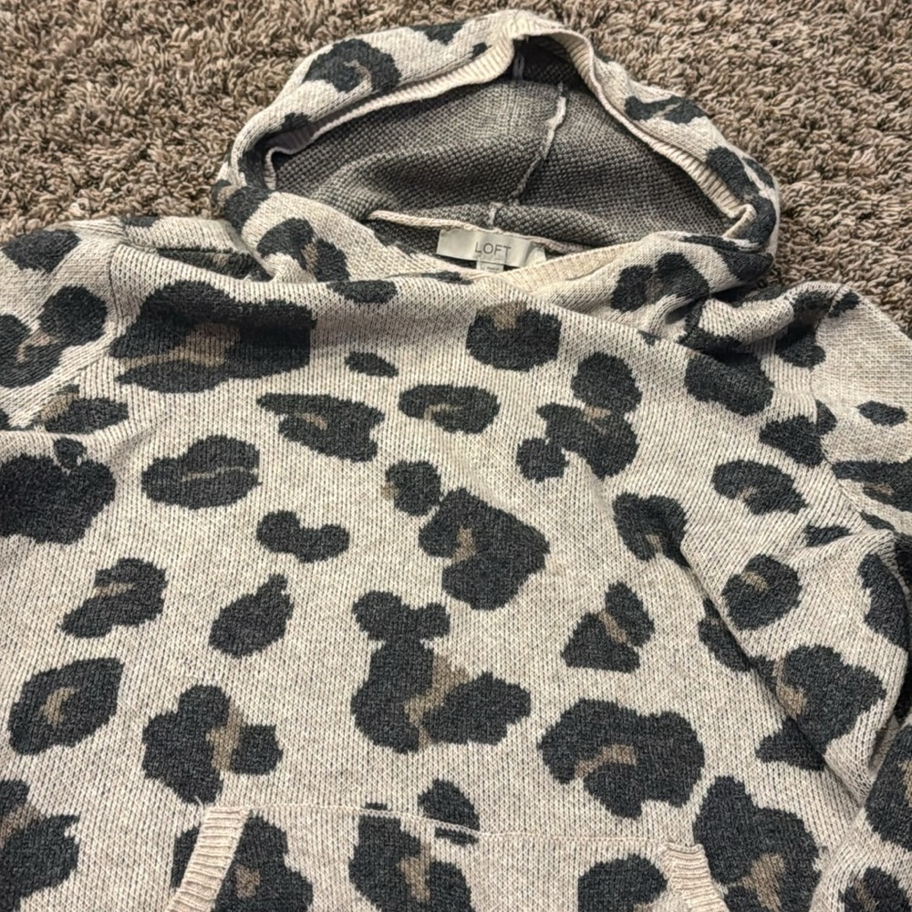 Women’s loft Leopard Print Hoodie Sweater. Size medium *-B2 - Picture 2 of 2